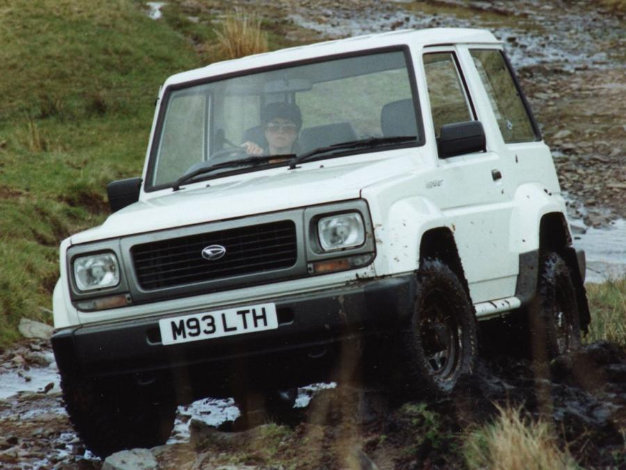  Daihatsu Fourtrak Independent 1993 года  (фото 4 из 7)